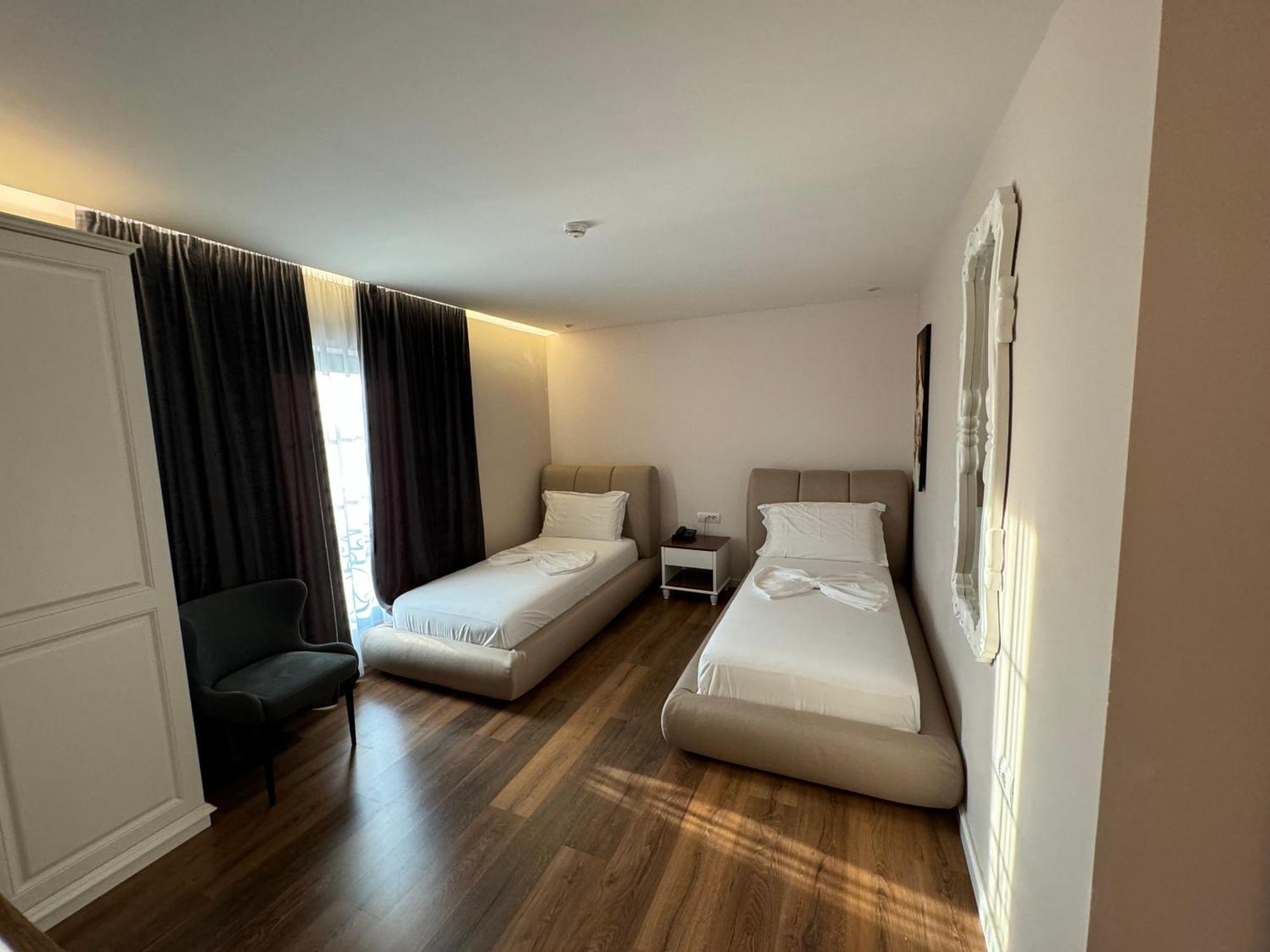 Arberia Palace Hotel Fushe Milot Екстер'єр фото